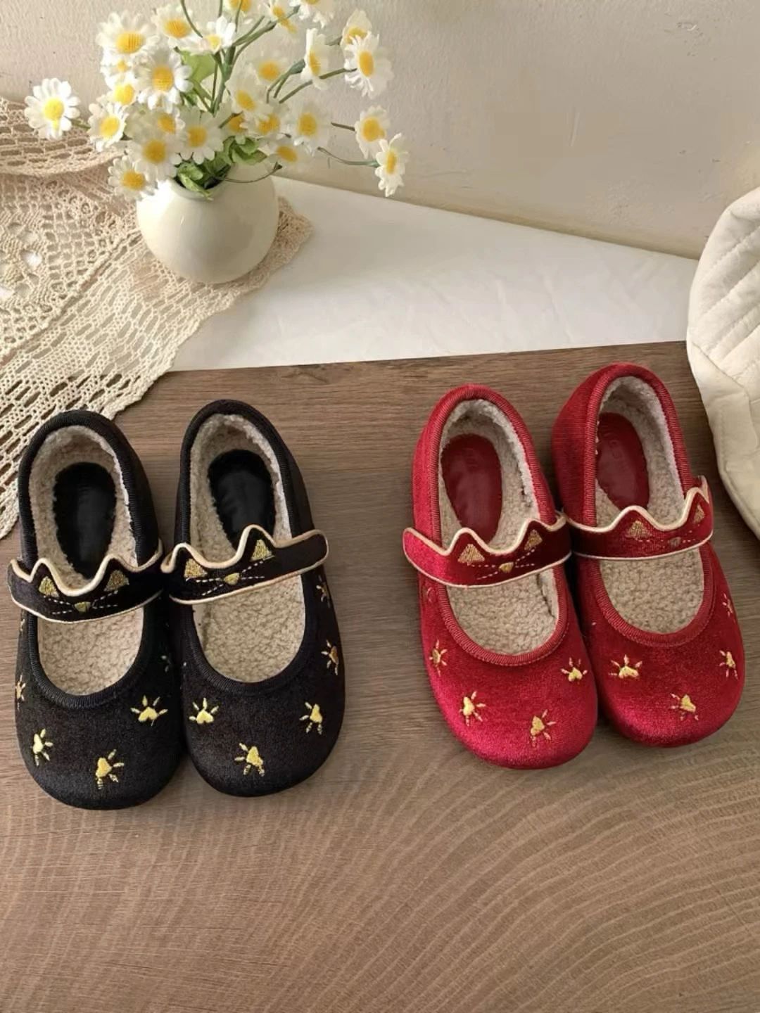 桑巴红 大丽花红 烧结砖色 圆头 魔术贴 中口鞋  - VALI鞋履AI设计主图