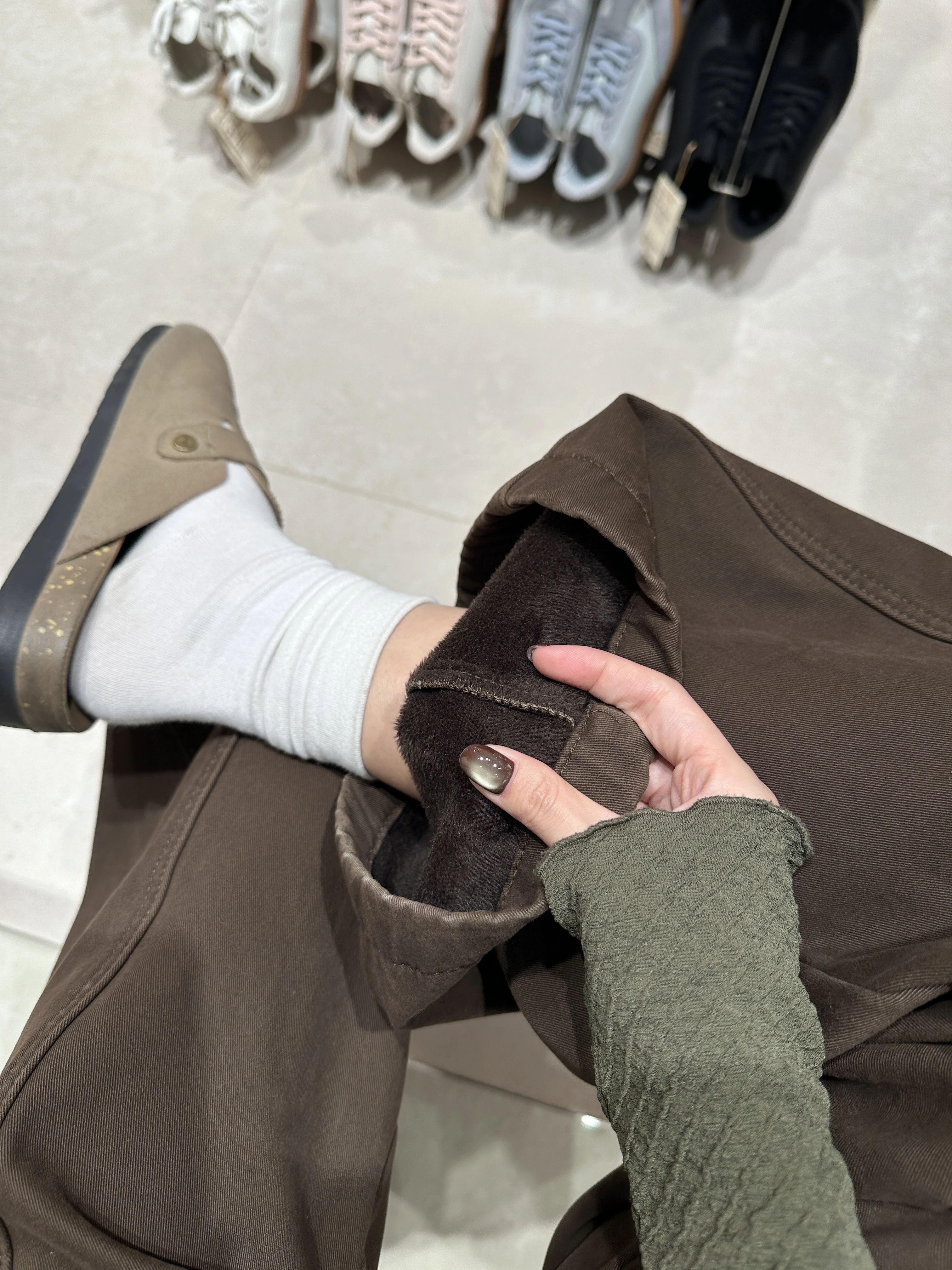 古裙衬 亮白 无帮 皮革  - VALI鞋履AI设计主图