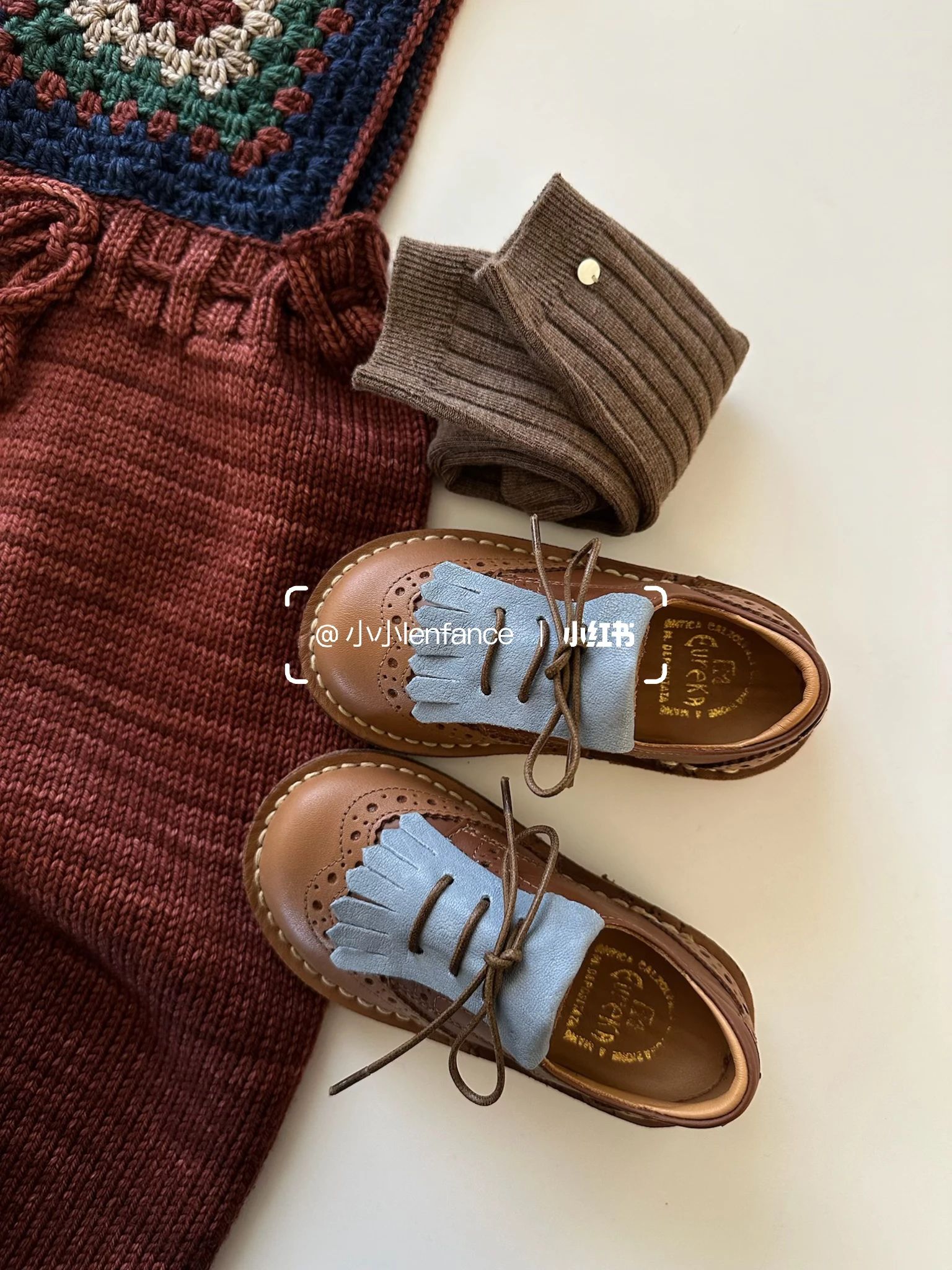 啡网纹 软麂皮 信风灰 圆头 系带 皮革  - VALI鞋履AI设计主图