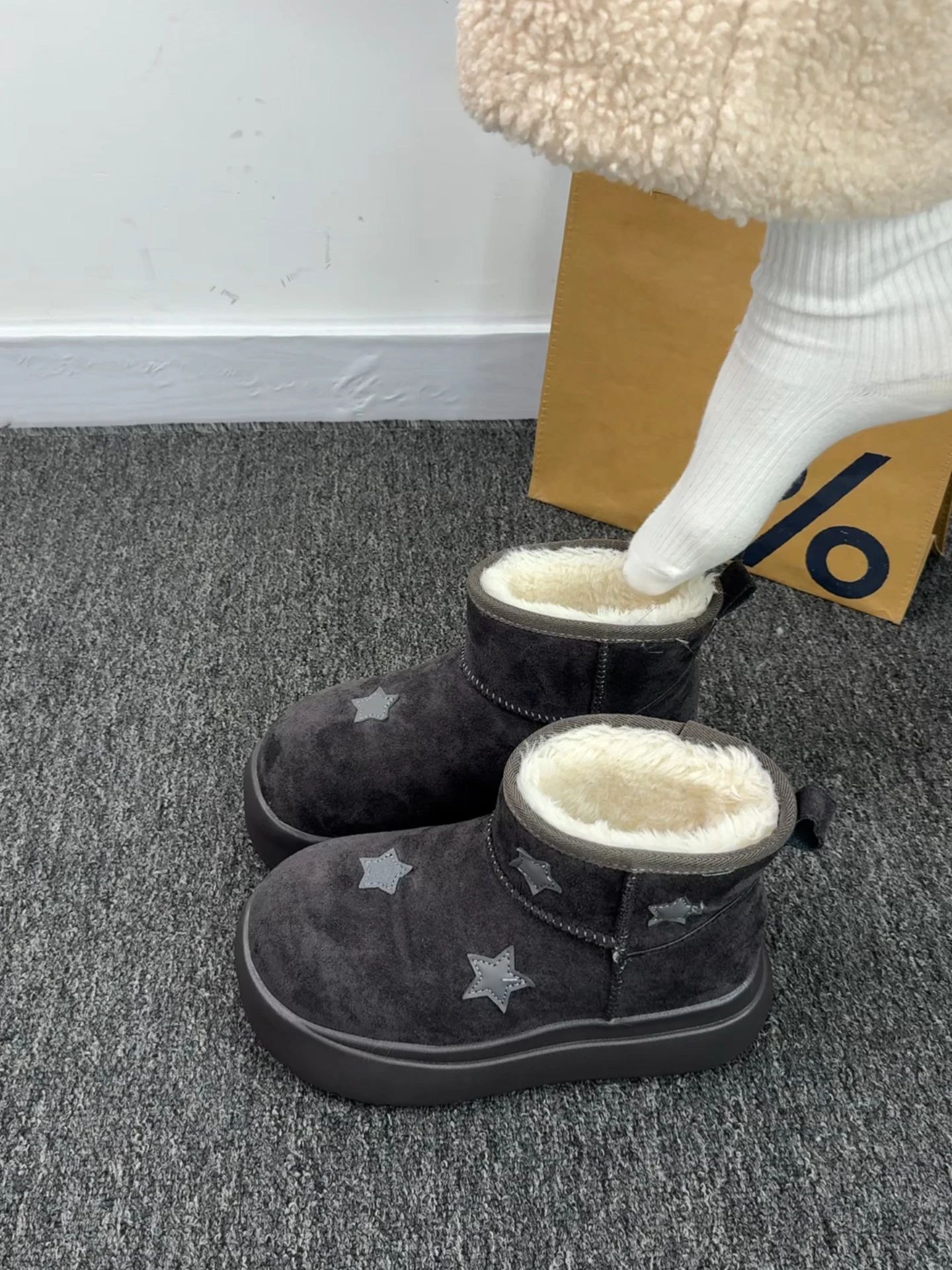 停电色 不可穿透 灰色细条纹 皮革  - VALI鞋履AI设计主图