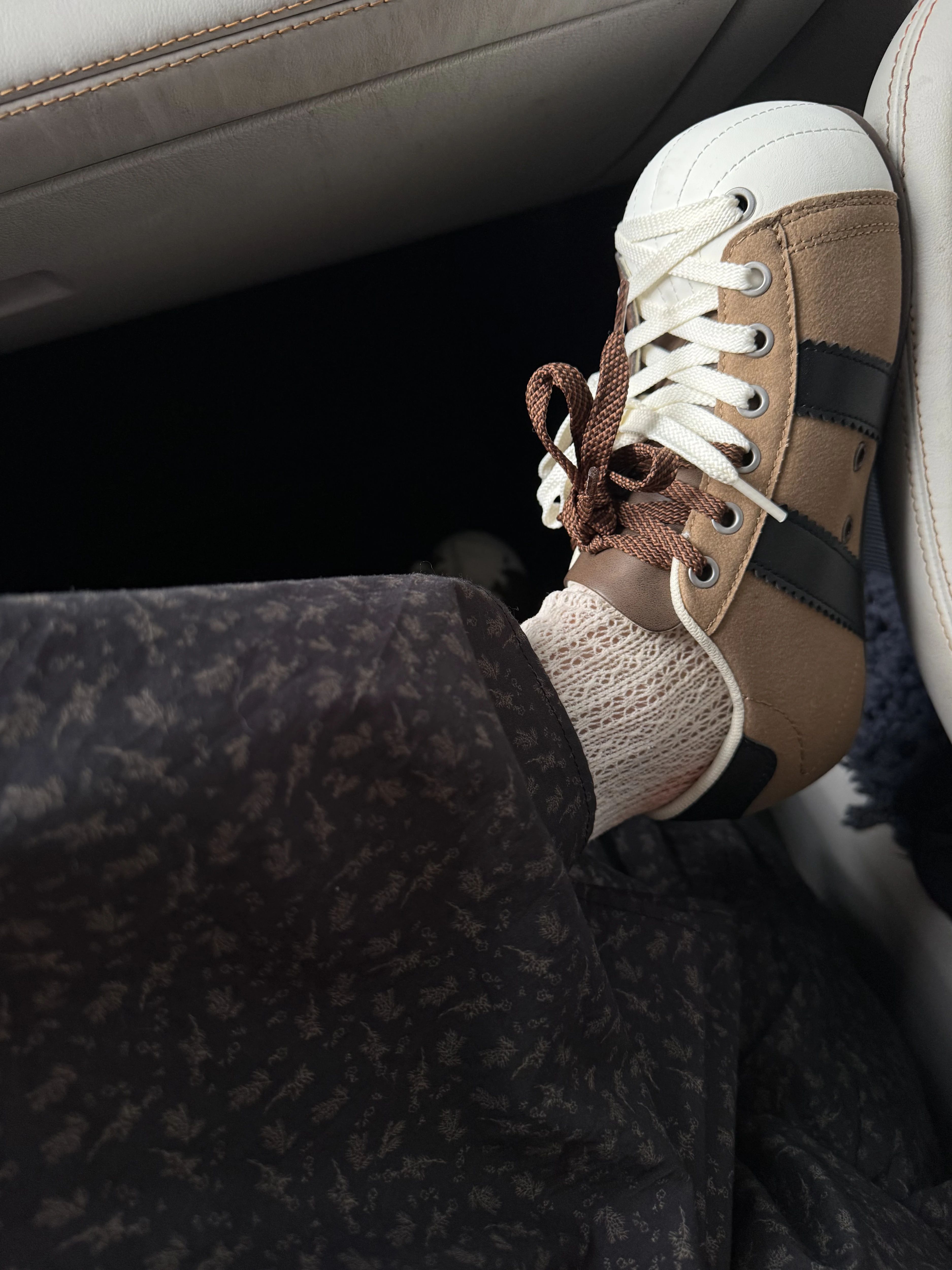 燕尾服 星白色 神秘蓝 低帮 系带 布面  - VALI鞋履AI设计主图