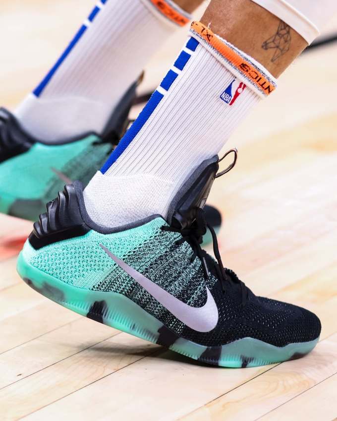 蓝黑色 亮白色 帽贝蓝 低帮 系带 网面 