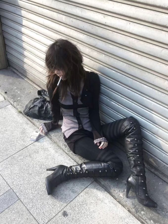 暗深蓝黑色 烧焦灰 铁灰色 尖头 系带 皮革 