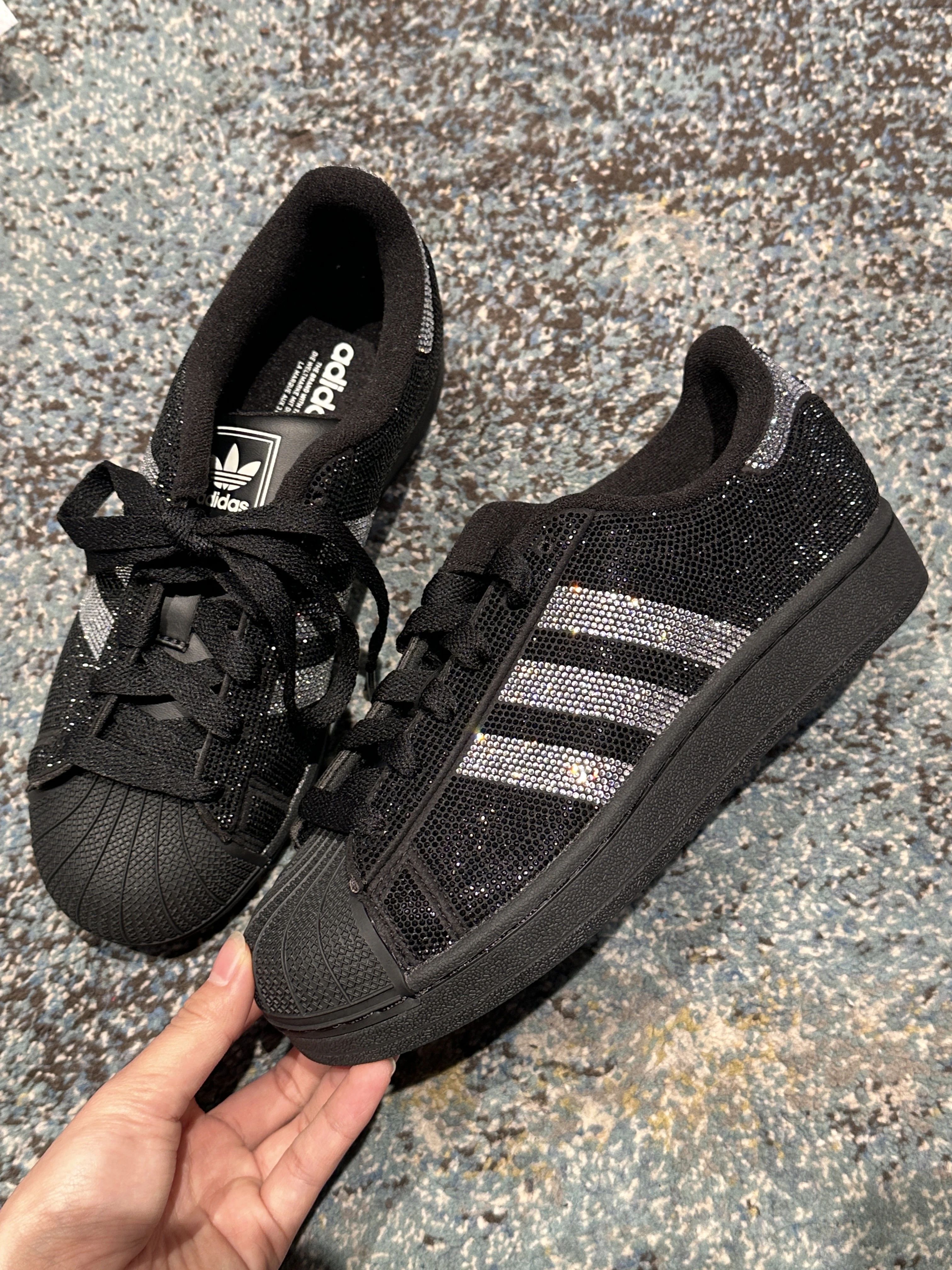 陨石色 沥青 氧化铁 低帮 系带  - VALI鞋履AI设计主图