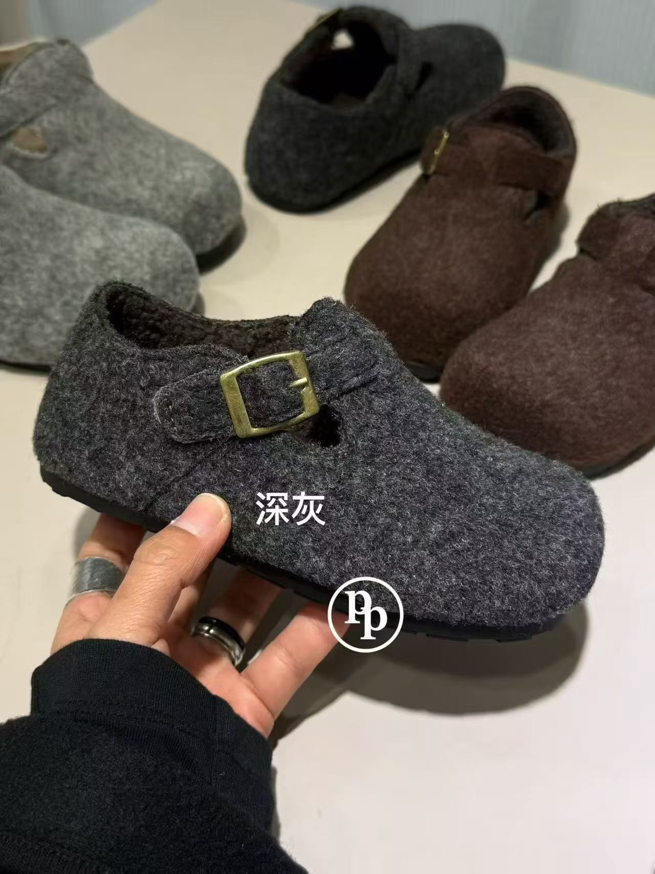 陨石色 不可穿透 火山灰 一脚蹬 袢扣 深口鞋 绒毛/绒面  - VALI鞋履AI设计主图