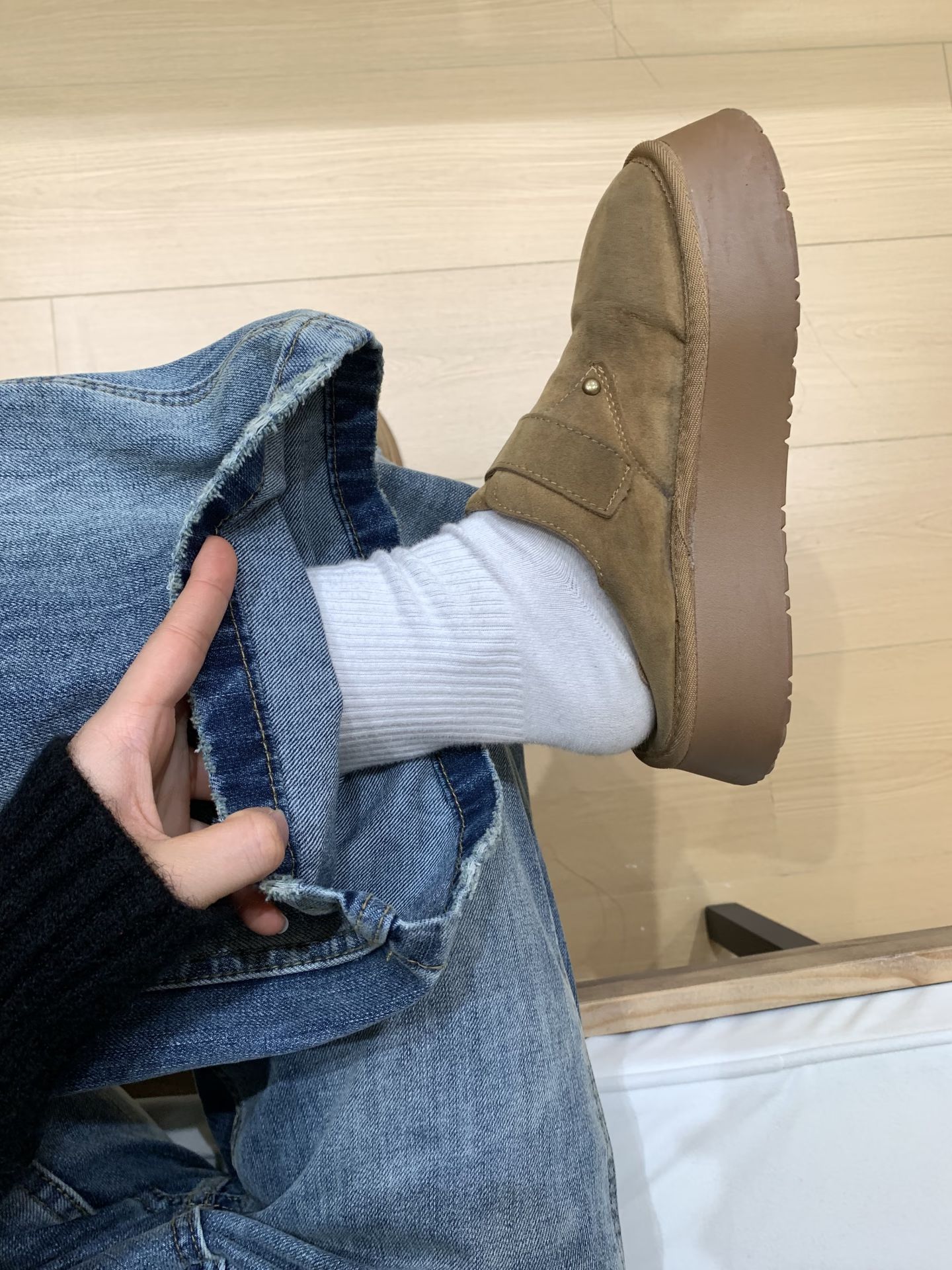 袋鼠色 石化橡木 水獭色 无帮 皮革  - VALI鞋履AI设计主图