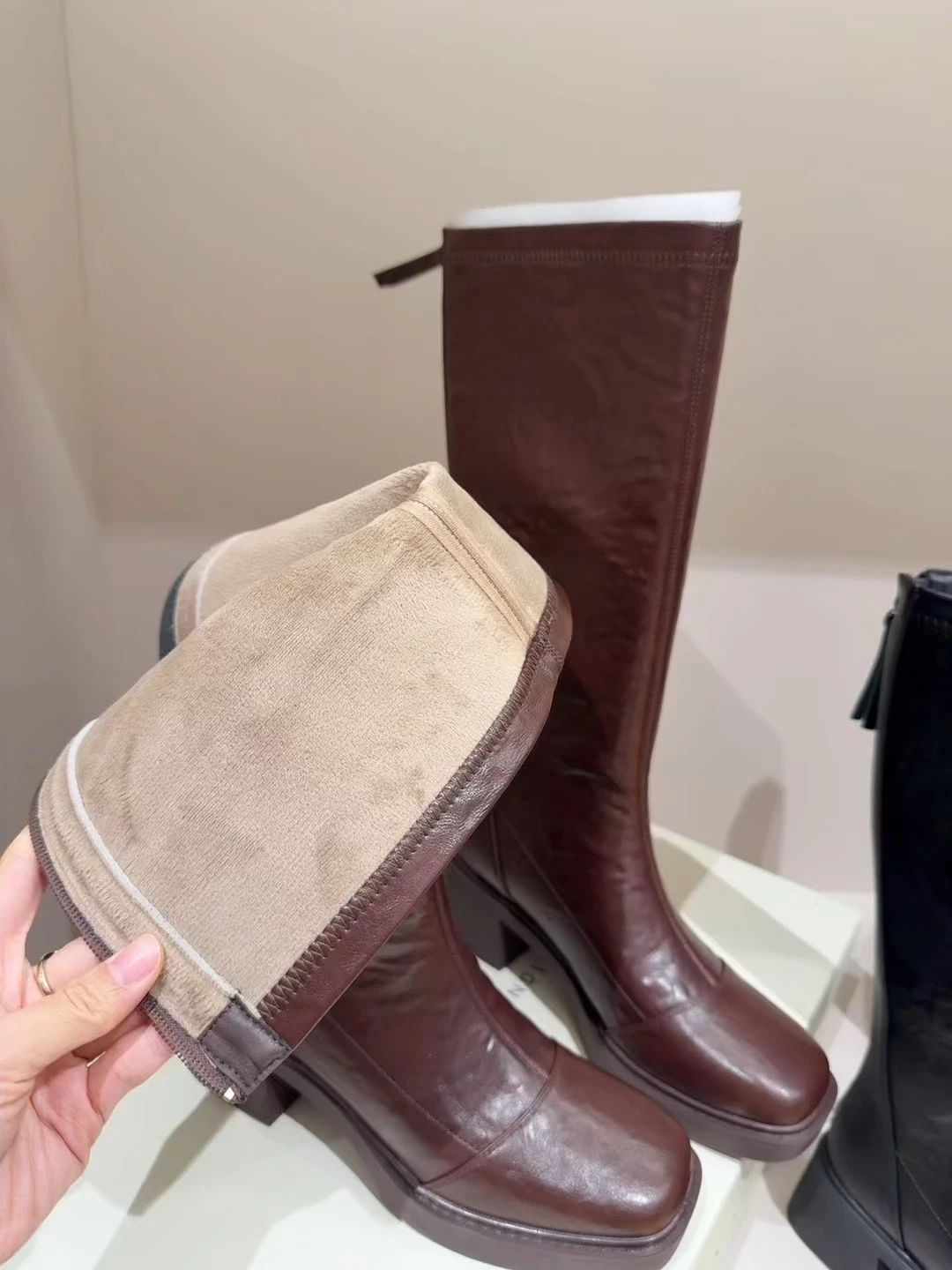 巧克力毛毛雨 月夜色 轻粉色 皮革  - VALI鞋履AI设计主图