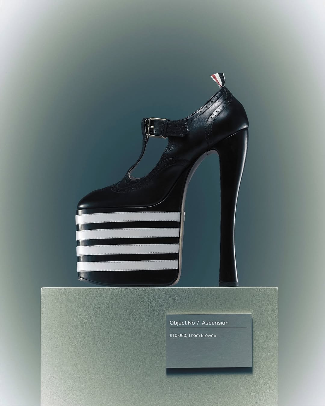 燕尾服 高楼色 微芯片色 袢扣 皮革  - VALI鞋履AI设计主图