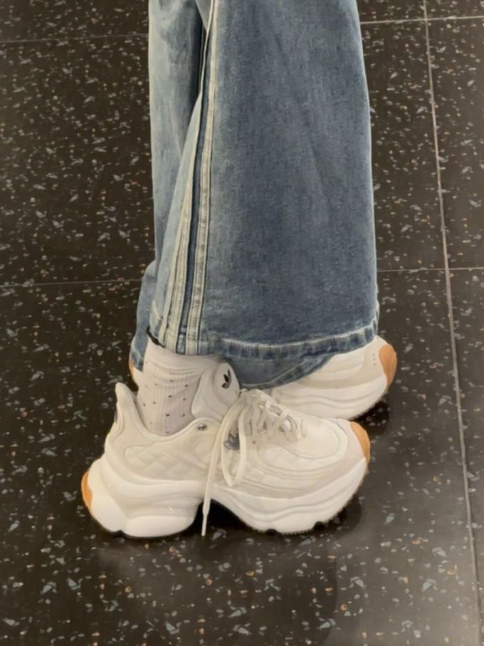 雾白色 羊皮纸色 霜杏色 低帮 系带 