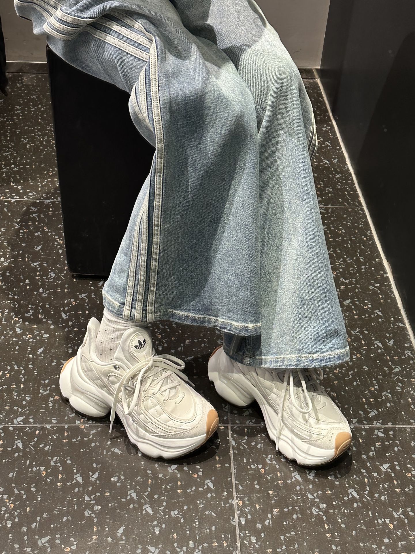 牡蛎灰 古瓷白 草纸色 低帮 系带  - VALI鞋履AI设计主图