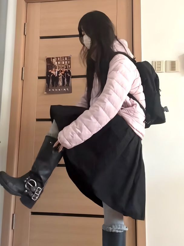 不对称 停电色 浅豆沙色 薄云  - VALI鞋履AI设计主图