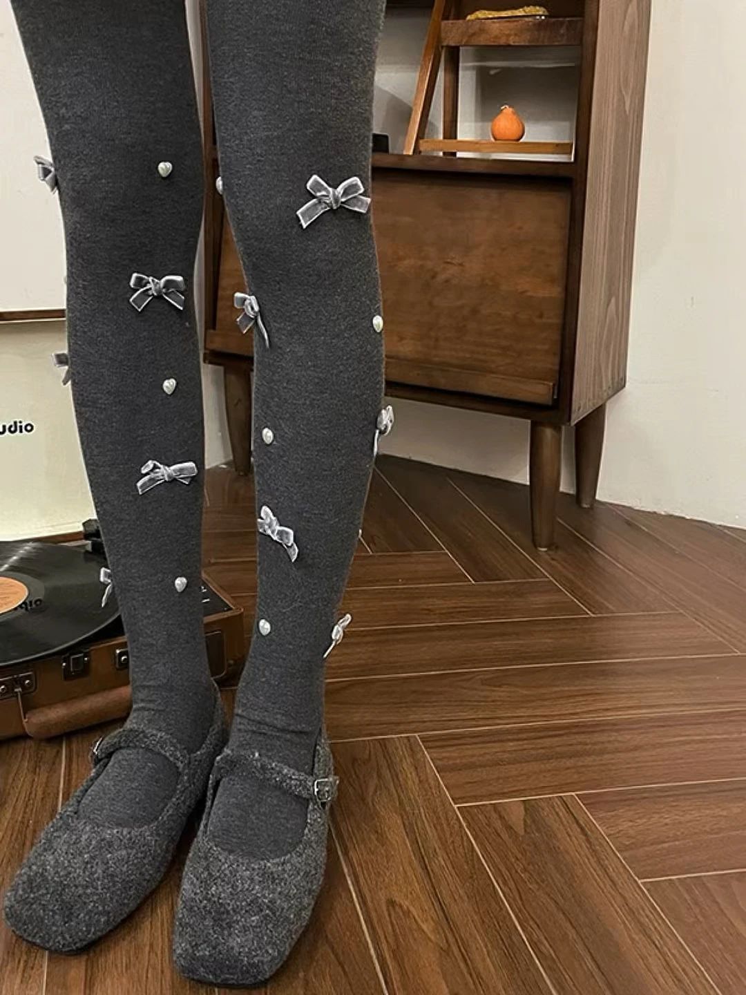 印刷墨水 火山灰 橄榄黑 皮革  - VALI鞋履AI设计主图