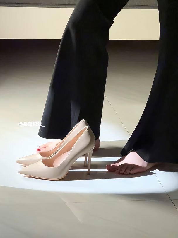 高跟 细跟 杏仁桃 露白色 蘑菇灰 尖头 低帮 一脚蹬 浅口鞋  - VALI鞋履AI设计主图