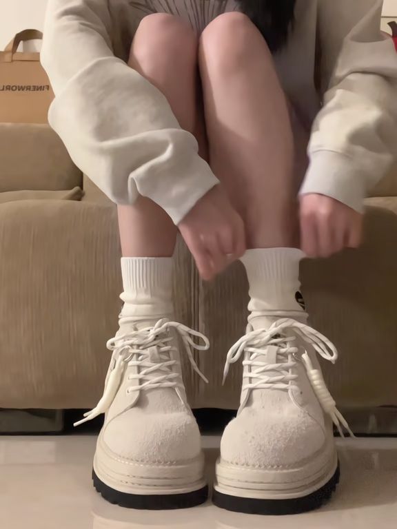 纯粹的幸福 沙漠灰褐色 陨石色 低帮 系带 皮革  - VALI鞋履AI设计主图