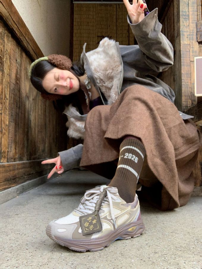 玫瑰灰 亮白 云雾色 低帮 系带 