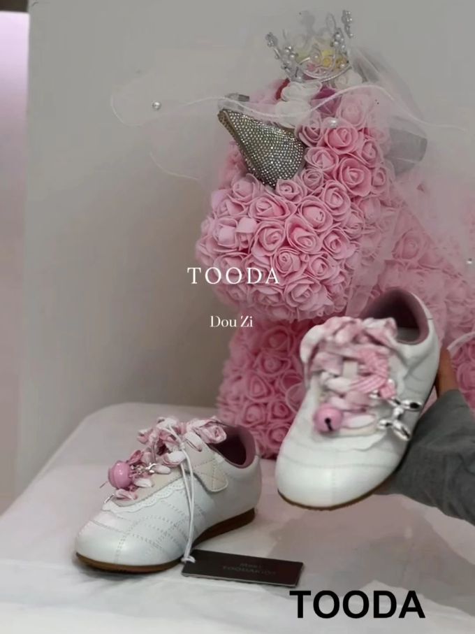 露灰色 描绘灰 白云母 皮革 