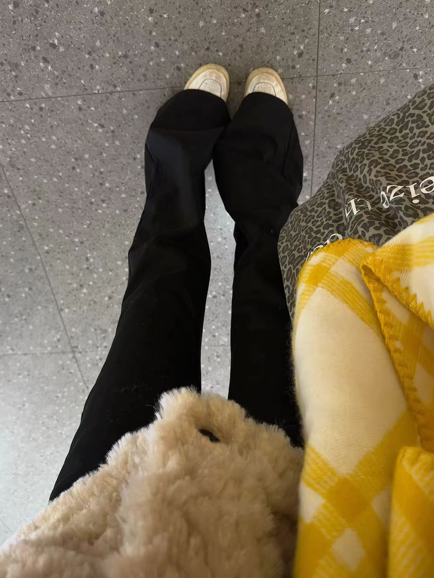 陨石色 尖头 皮革  - VALI鞋履AI设计主图