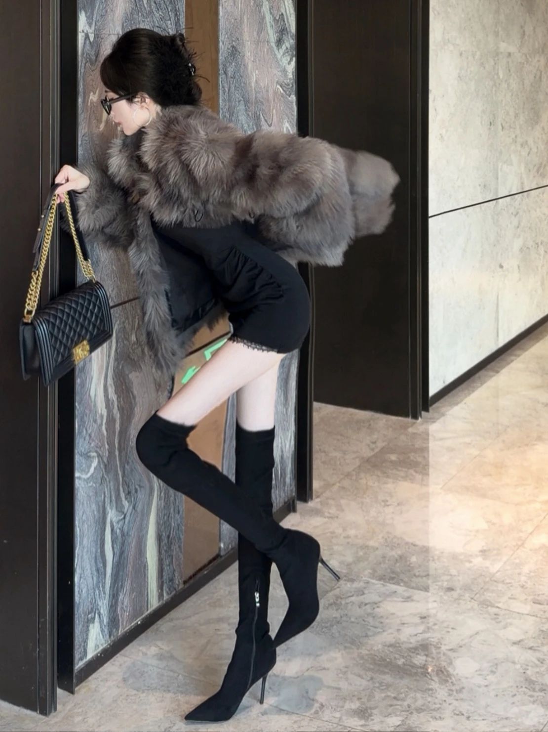 皮草面料 截短型 裘毛袖 黑美人 悬崖灰 地膜色  - VALI鞋履AI设计主图