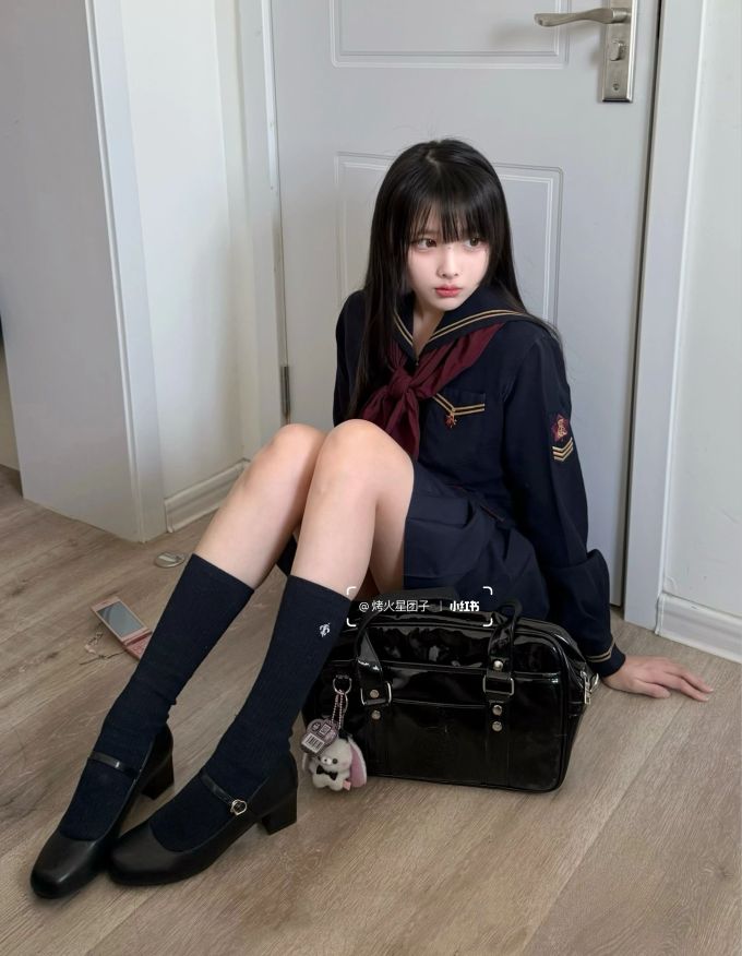 H型 基础袖 局部印染 打结-扭结 贴布绣 边缘装饰 男中音蓝 仙粉黛葡萄酒色 徽章 JK 