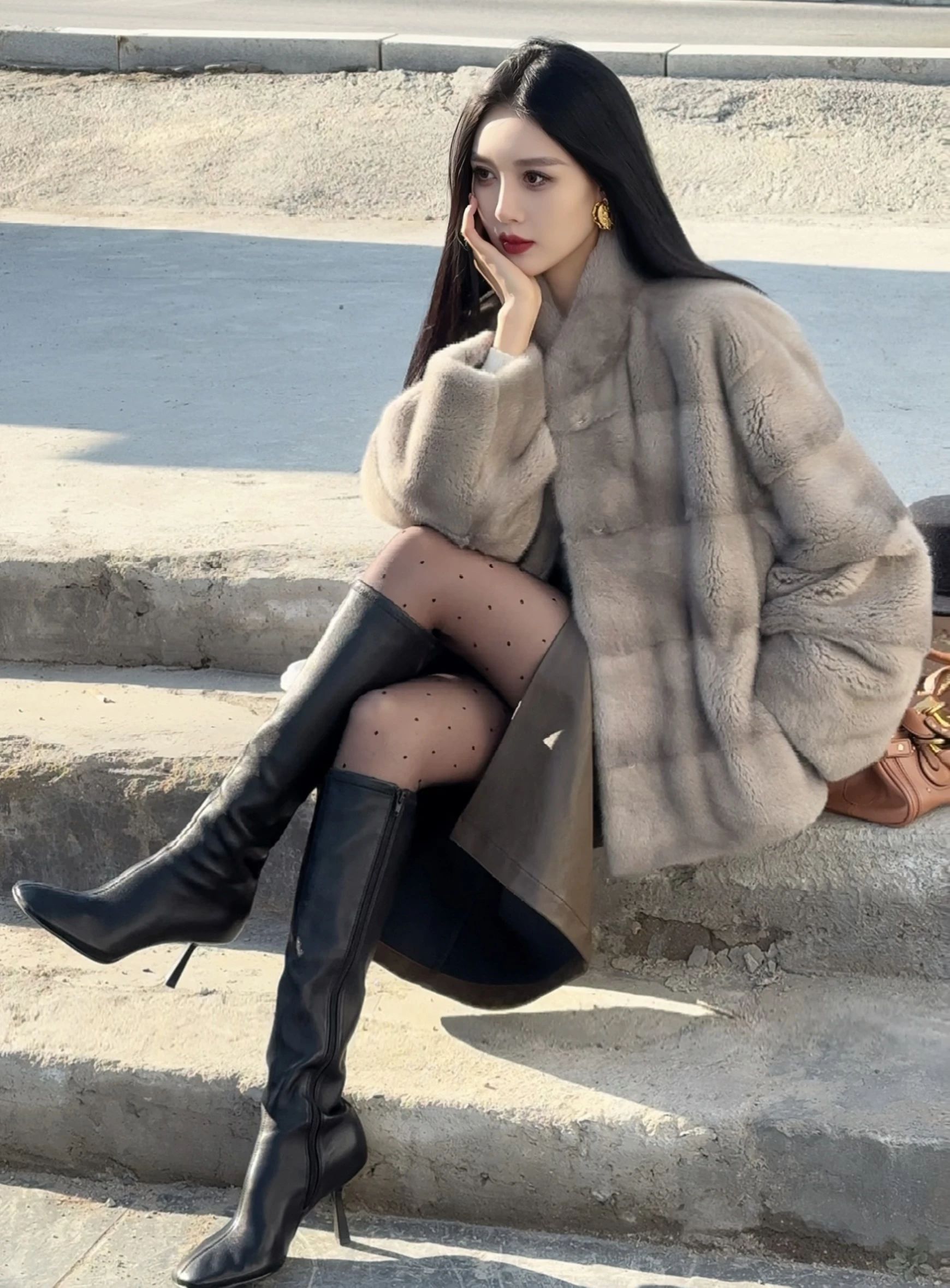 皮草面料 H型 裘毛袖 赤铁矿 浮木色 煤灰色  - VALI鞋履AI设计主图