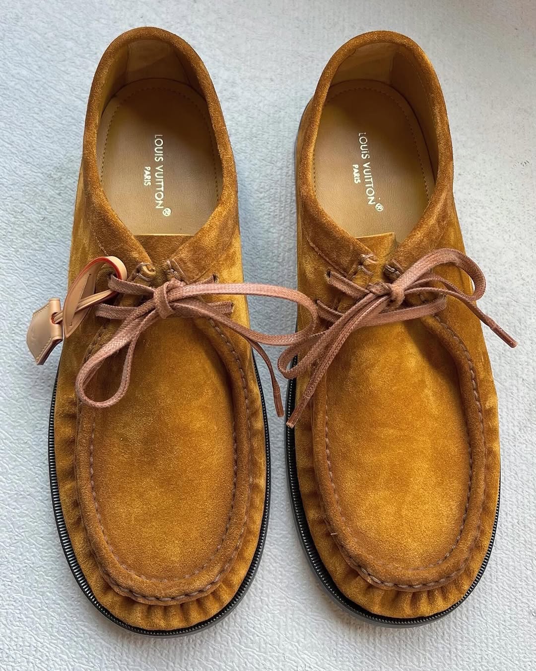 苏丹褐 僧袍色 香料色 圆头 系带 深口鞋 皮革  - VALI鞋履AI设计主图