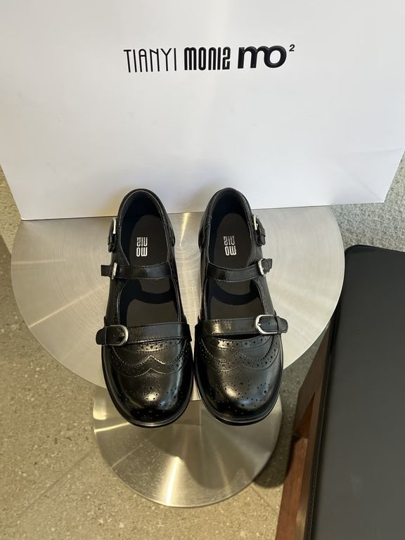 深洞 松香色 奇美拉 圆头 袢扣 中口鞋 皮革  - VALI鞋履AI设计主图