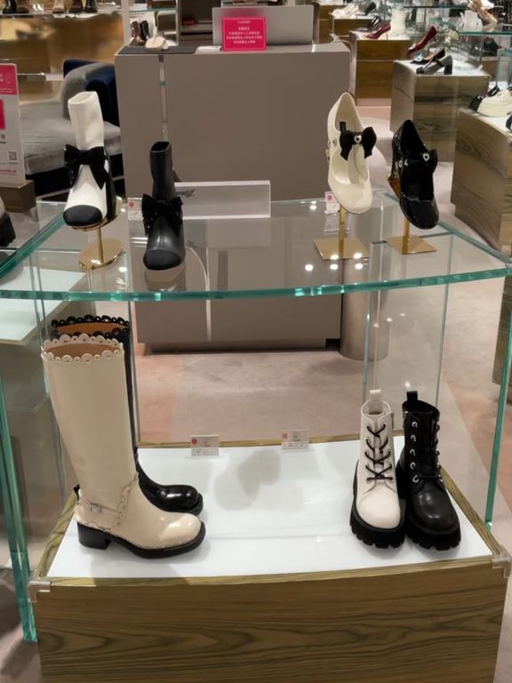 玉米杆色 深洞 咖啡褐色 圆头 袢扣 皮革  - VALI鞋履AI设计主图