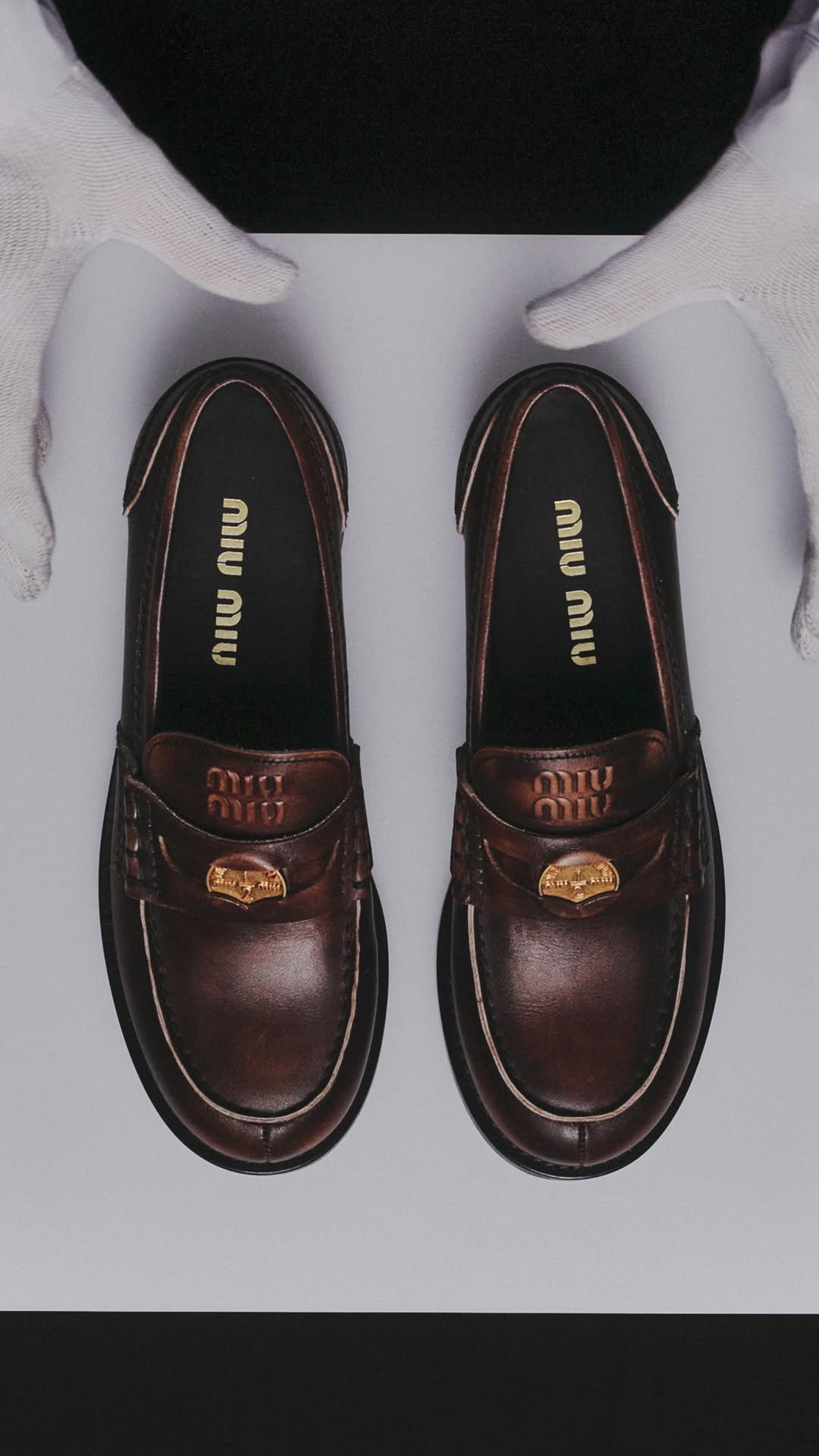 陨石色 咖啡色 圆头 一脚蹬 深口鞋 皮革  - VALI鞋履AI设计主图