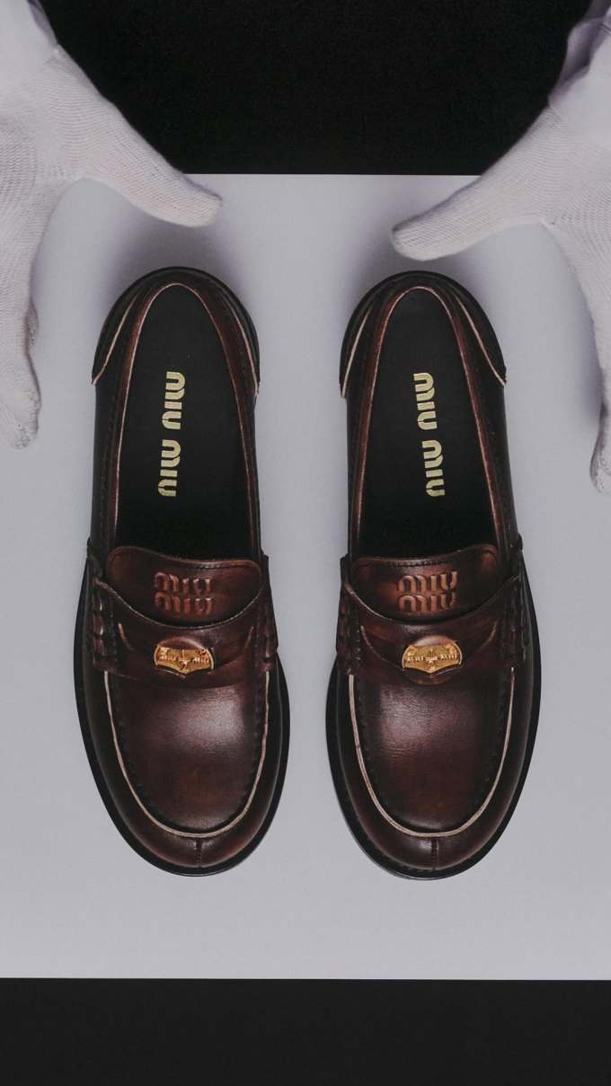 陨石色 咖啡色 圆头 一脚蹬 深口鞋 皮革 