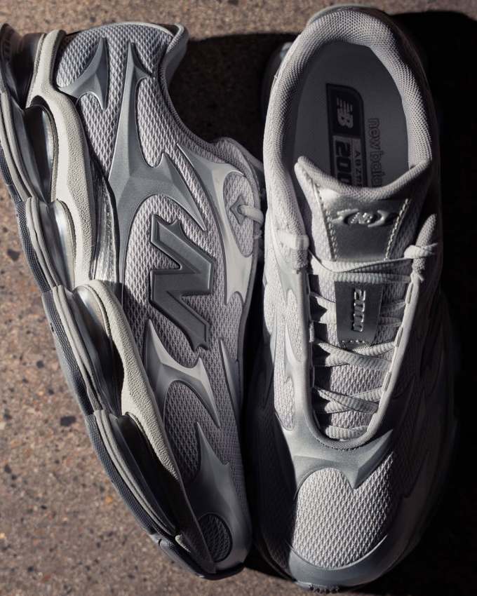 无烟煤色 黄貂鱼 灰色萤石 低帮 