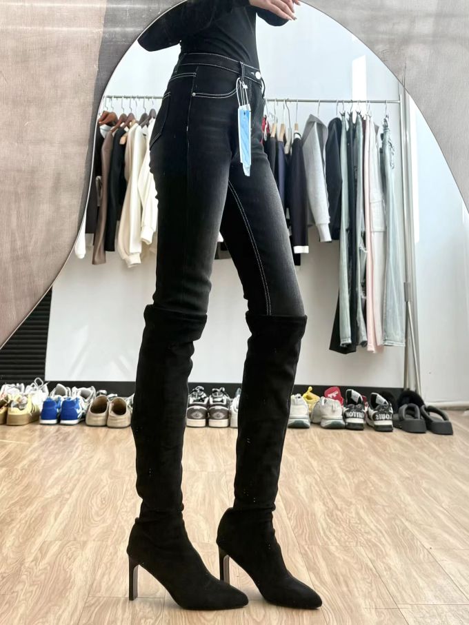 尾气黑 尖头 皮革 