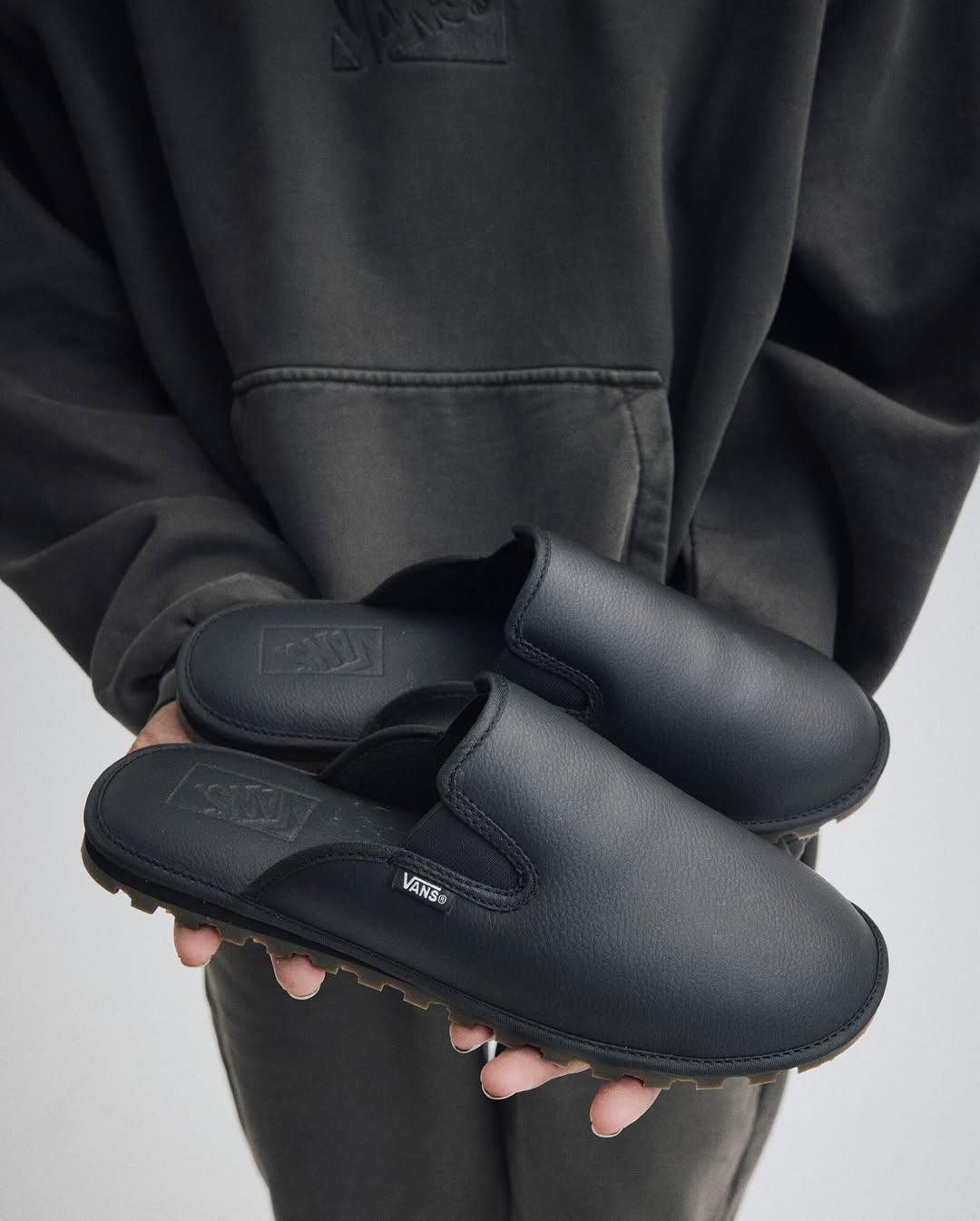 无底洞 素净色 湍流色 无帮 皮革  - VALI鞋履AI设计主图