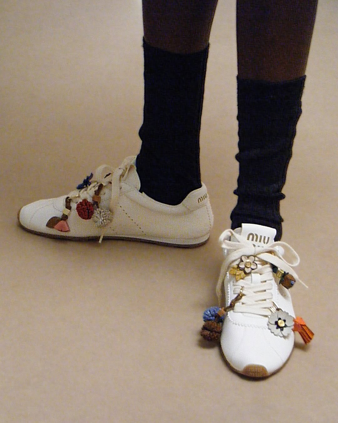 胡荽色 铅灰色 燕尾服 低帮 系带 皮革  - VALI鞋履AI设计主图