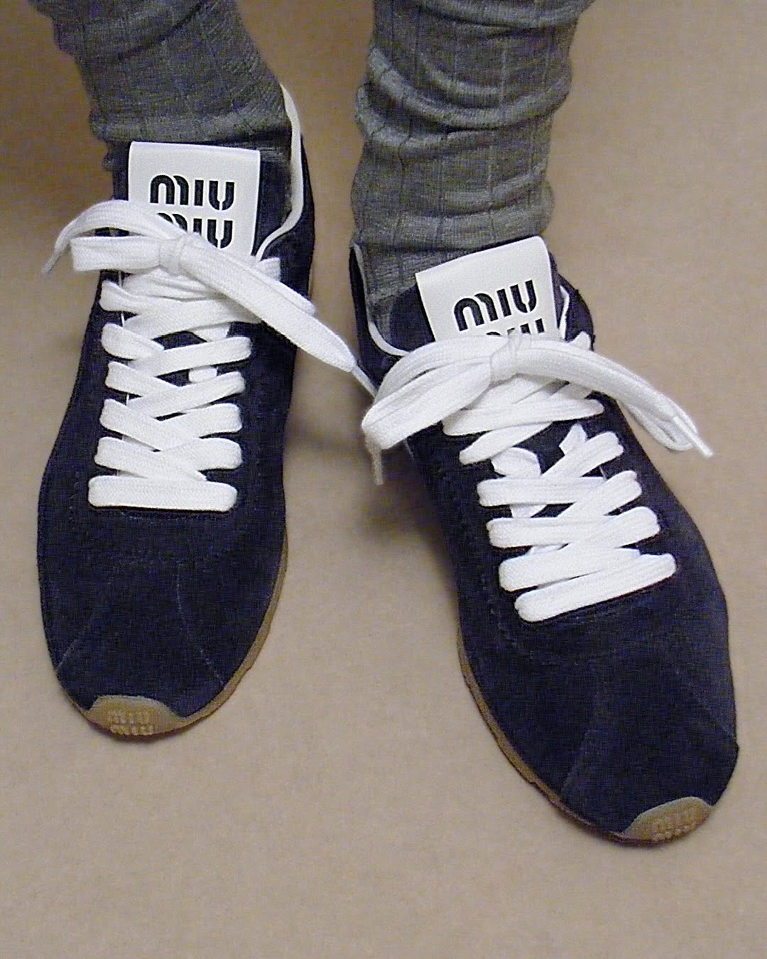 夜蓝色 云雾色 亮白色 系带 布面  - VALI鞋履AI设计主图