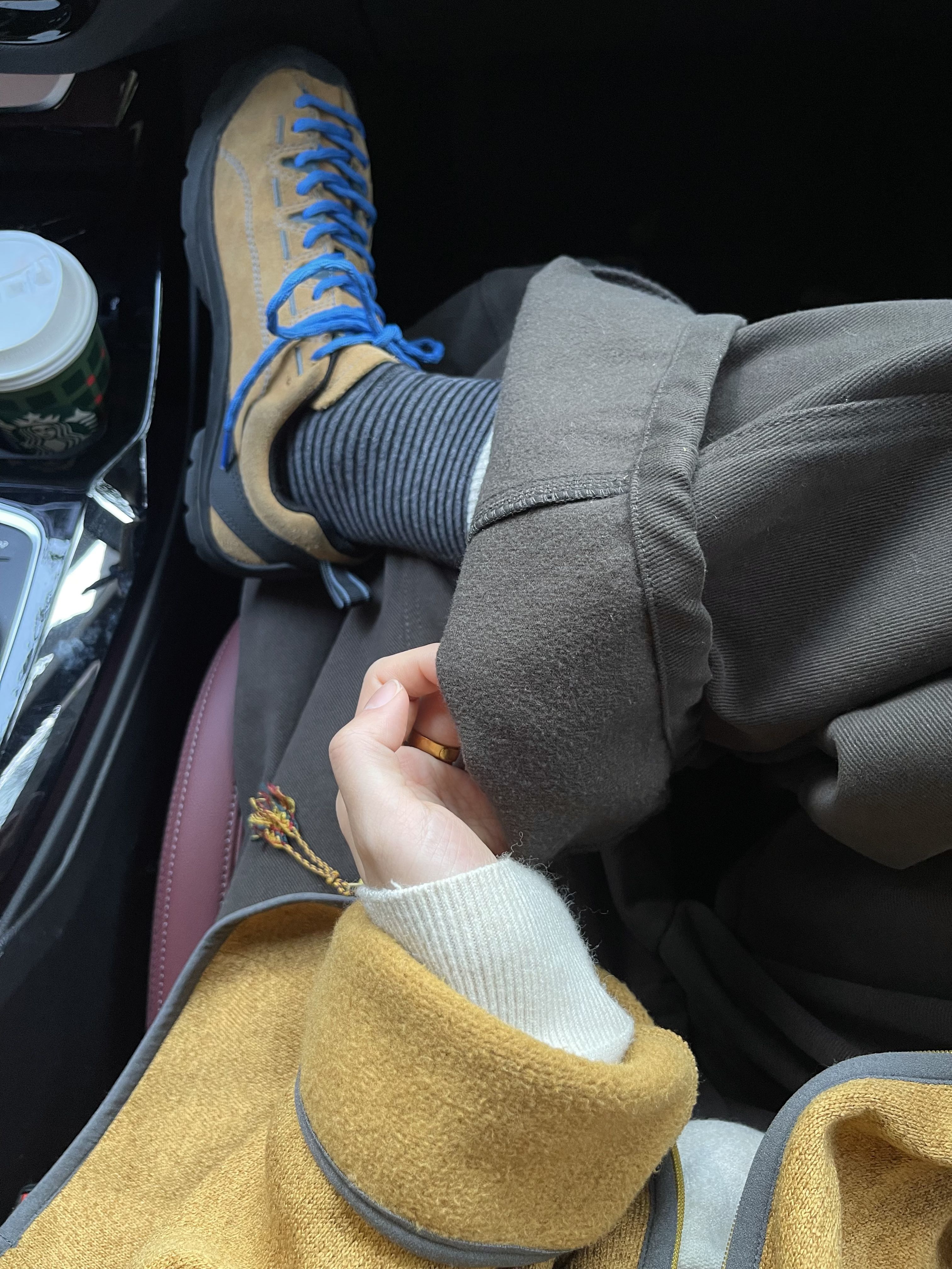 碳色 白令海色 浅卡其色 中帮 系带 布面  - VALI鞋履AI设计主图