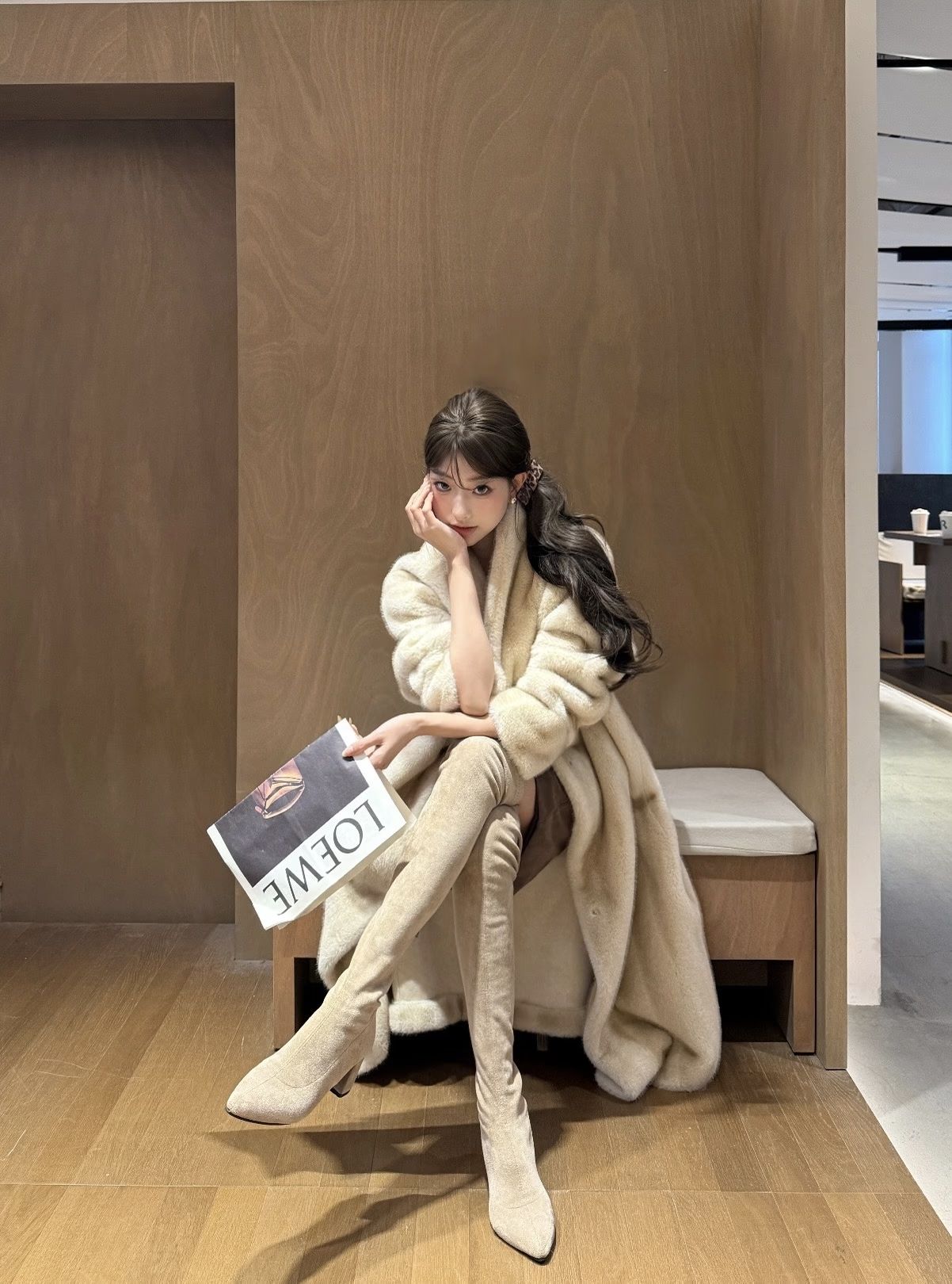 皮草面料 H型 裘毛袖 石化橡木 白鼬皮色 浅蜜黄  - VALI鞋履AI设计主图