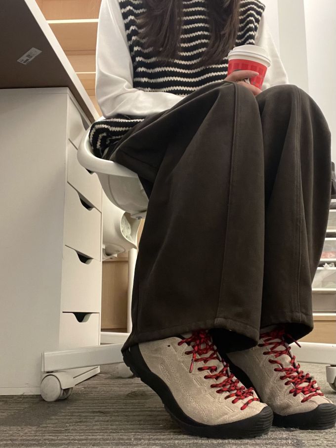 深洞 铅灰色 烧结砖色 系带 