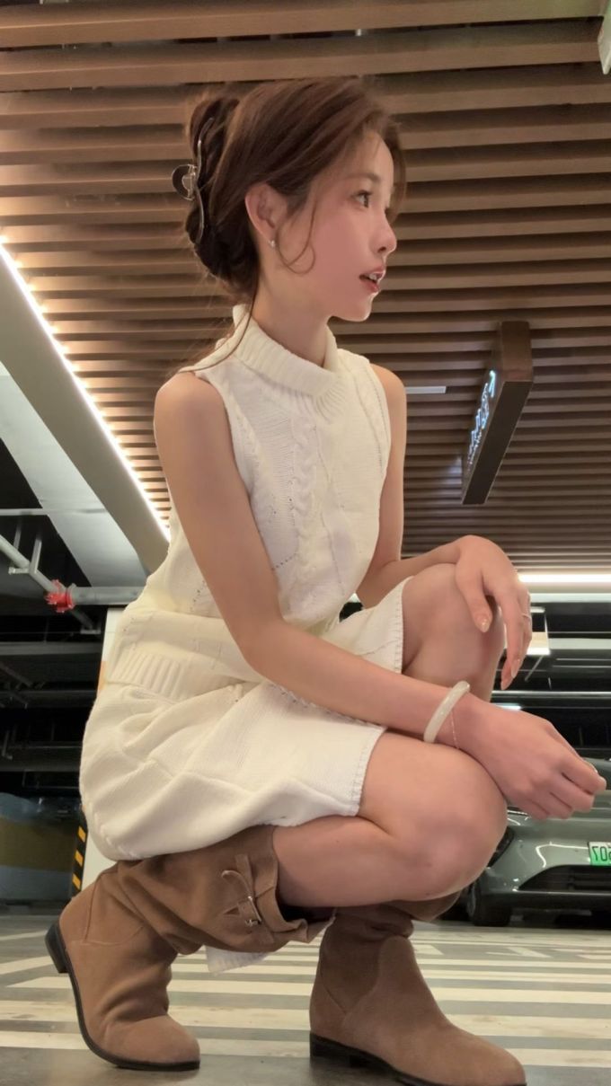 毛纺 A型 立领 无袖 细针 烟灰色 脆饼色 腐殖土色 