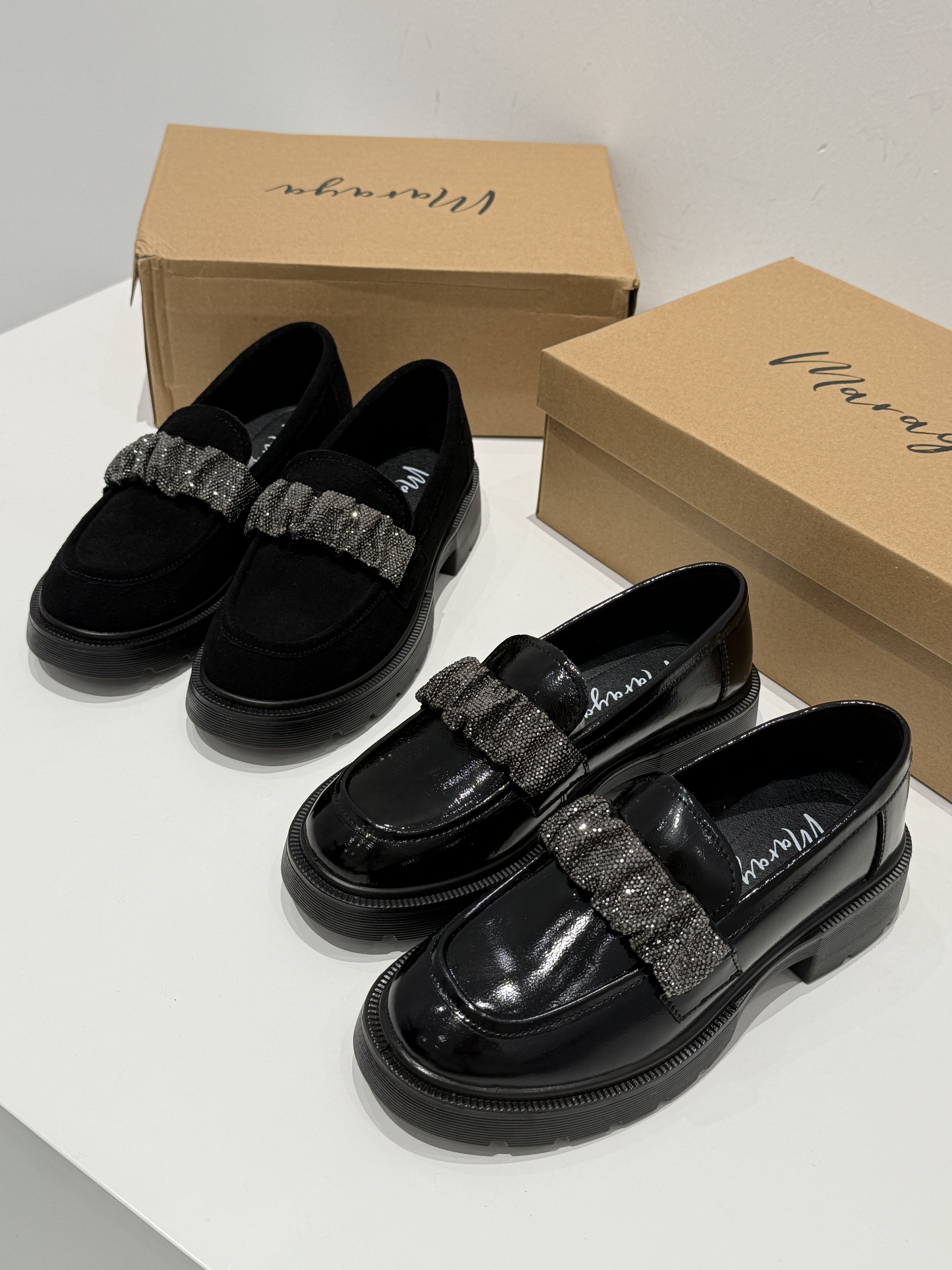 厚底 陨石色 氧化铁 灯黑 圆头 低帮 一脚蹬 深口鞋 皮革  - VALI鞋履AI设计主图