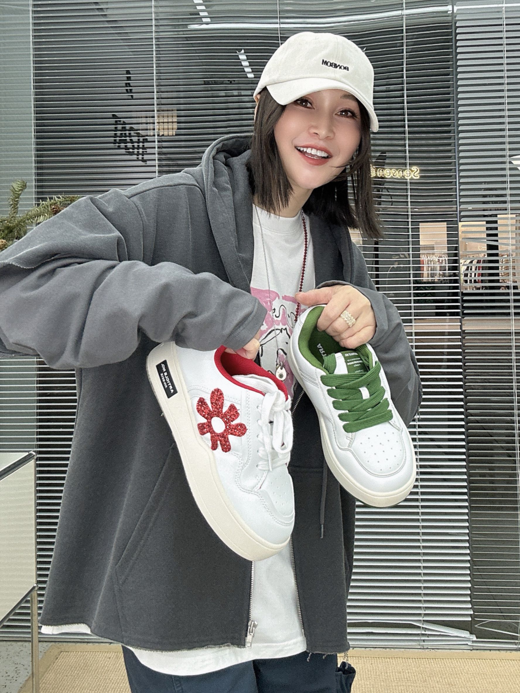 针织面料 H型 连帽领 中长袖 基础袖 局部印染 字母 林地灰 暗影蓝 灰白色  - VALI鞋履AI设计主图