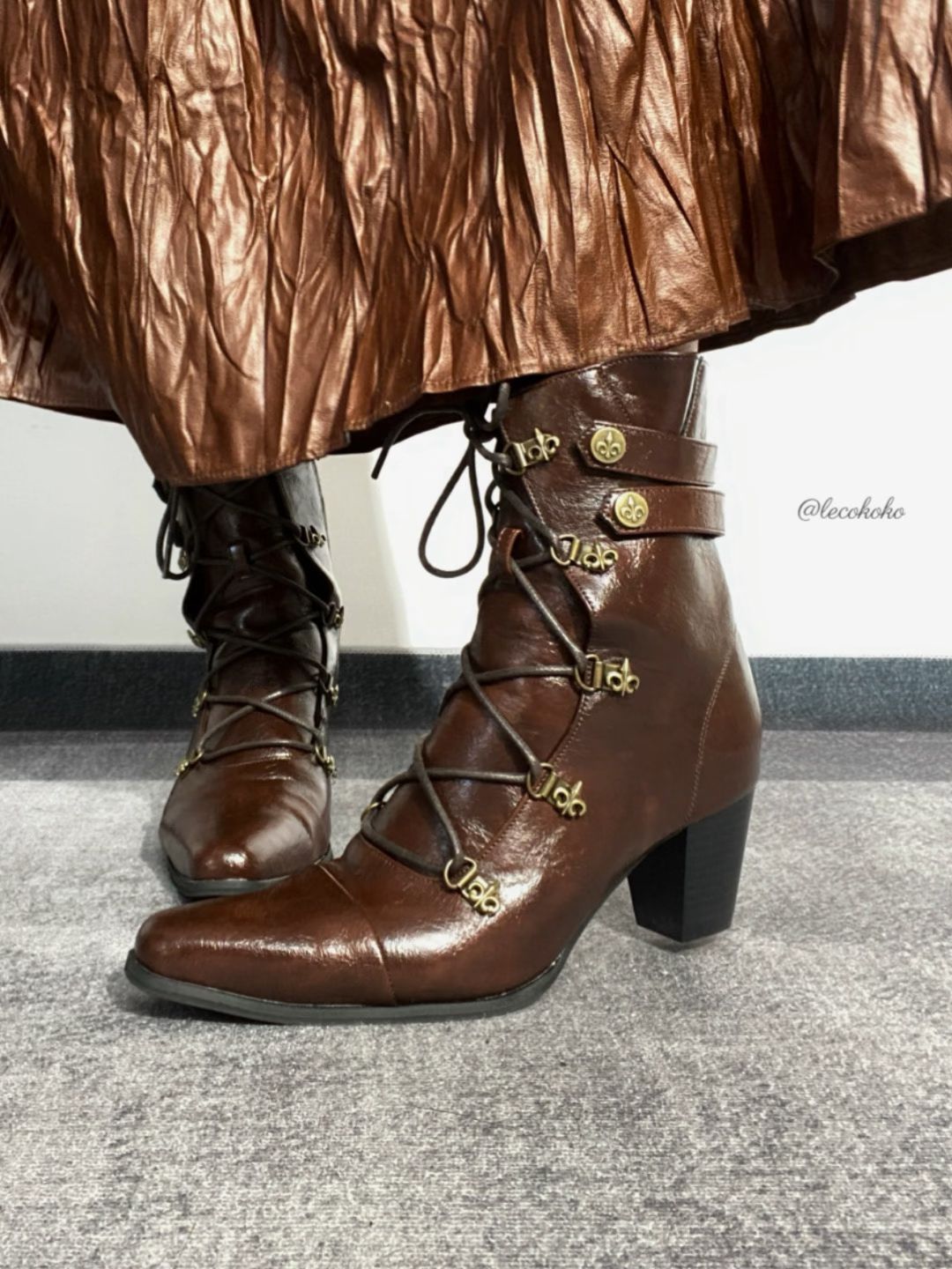 中跟 粗跟 土褐色 陨石色 沃土 尖头 皮革  - VALI鞋履AI设计主图