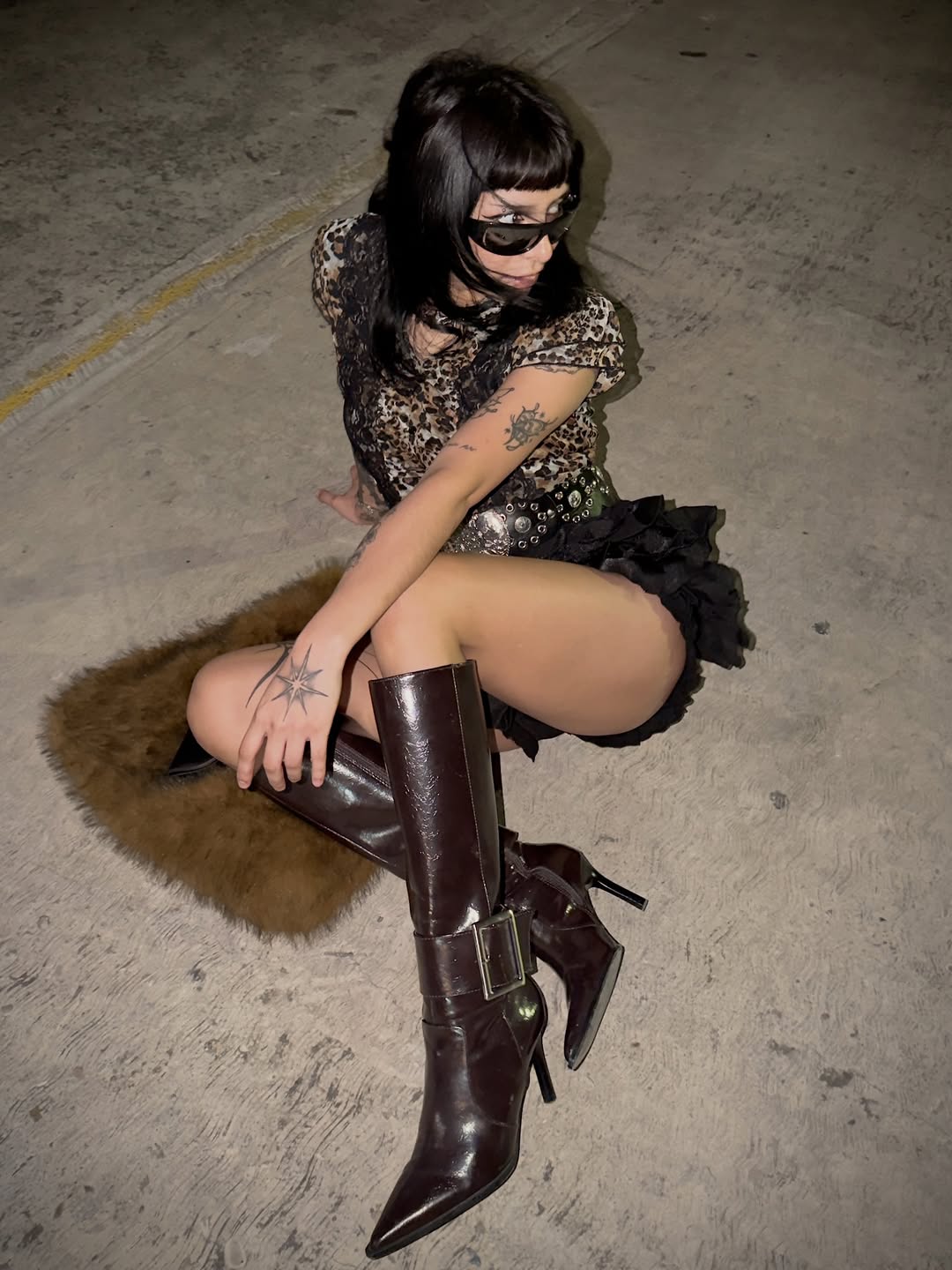 蕾丝面料 陨石色 咖啡褐色 板岩黑 性感  - VALI鞋履AI设计主图