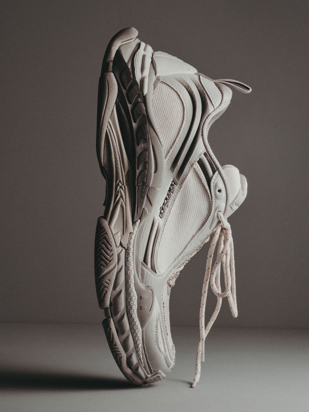 描绘灰 深洞 鸽羽色 低帮 系带  - VALI鞋履AI设计主图