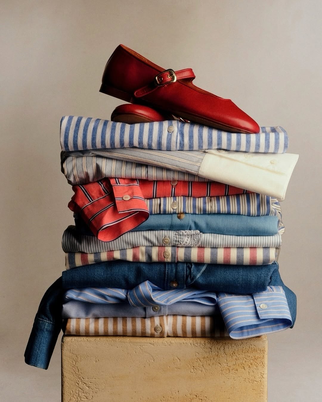 大丽花红 火红 陨石色 袢扣 中口鞋 皮革  - VALI鞋履AI设计主图