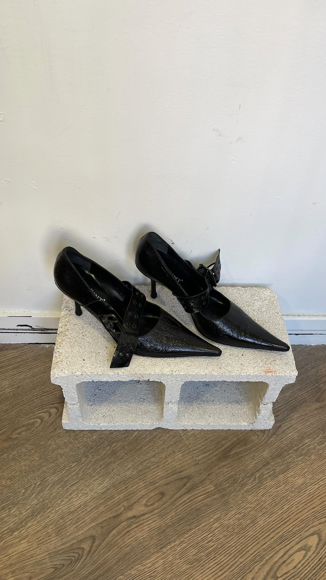 燕尾服 银白 柳灰 尖头 浅口鞋 皮革  - VALI鞋履AI设计主图