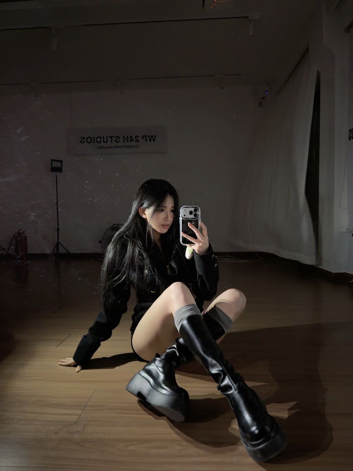 截短型 基础袖 燕尾服 基础扣饰  - VALI鞋履AI设计主图