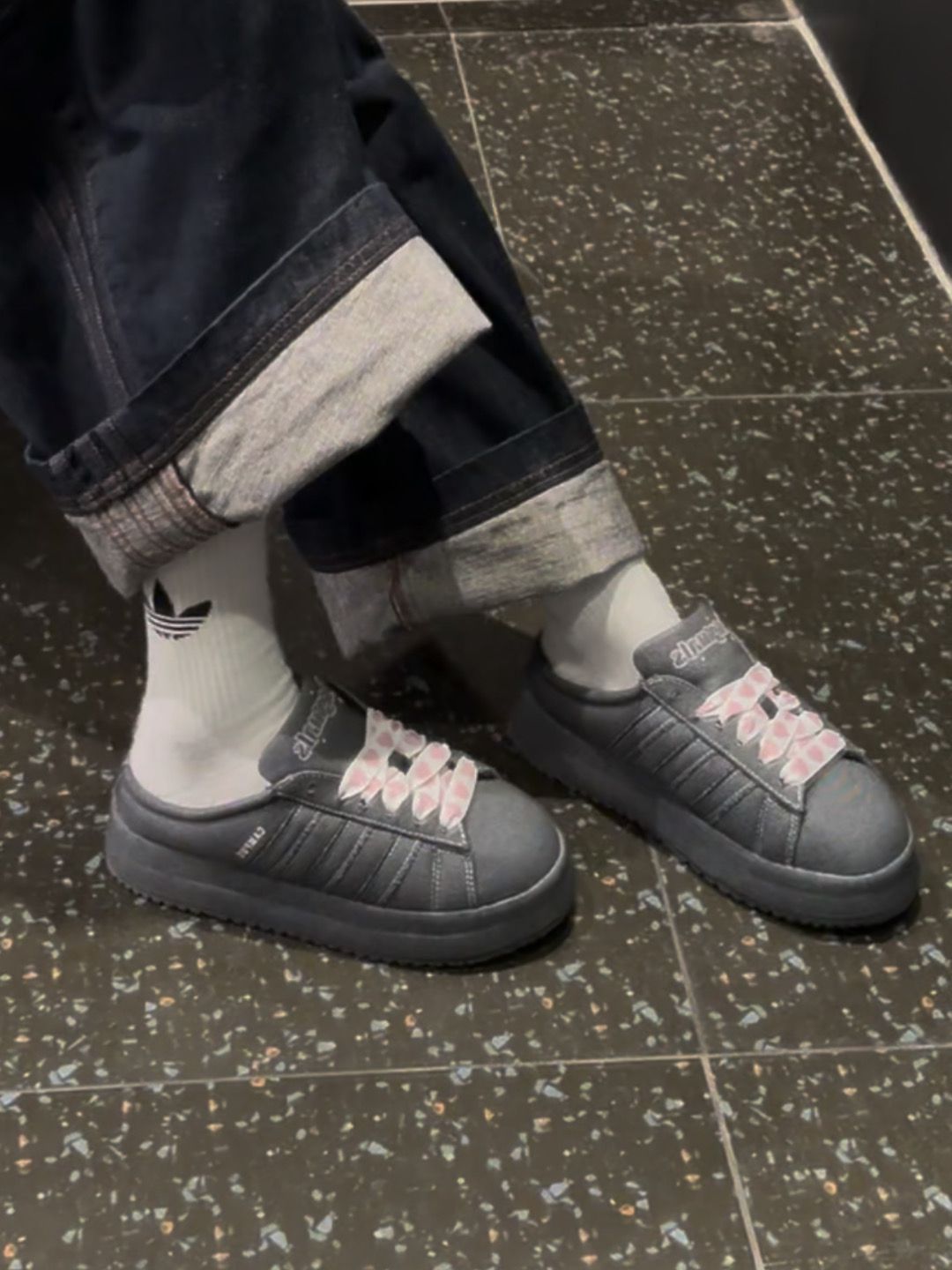 陨石色 花岗岩灰 灰色轮廓 低帮 皮革  - VALI鞋履AI设计主图