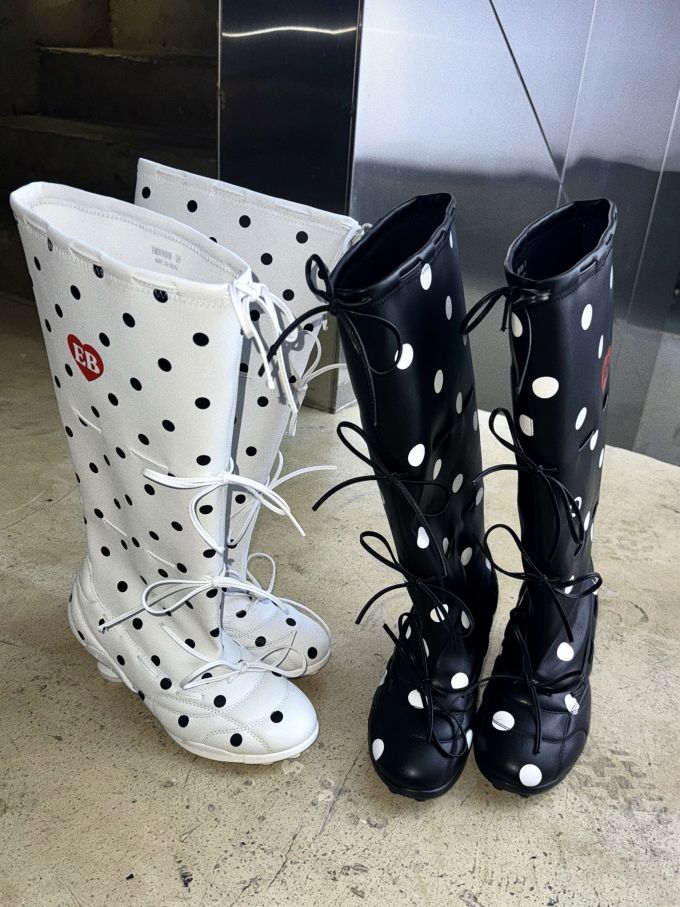 描绘灰 微蓝色 灌浆 皮革 