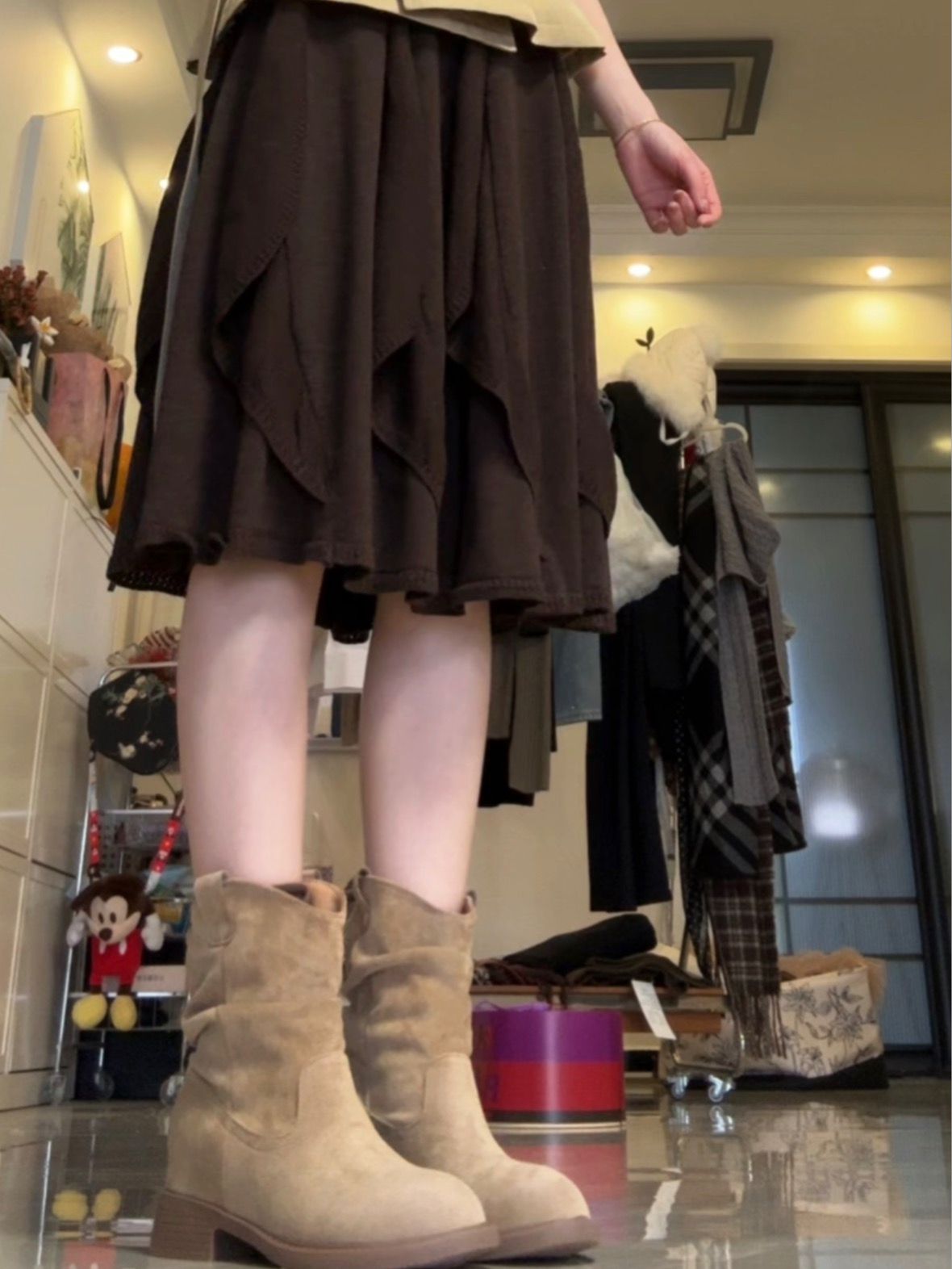 A型 荷叶边 鼹鼠色 巧克力酱色  - VALI鞋履AI设计主图