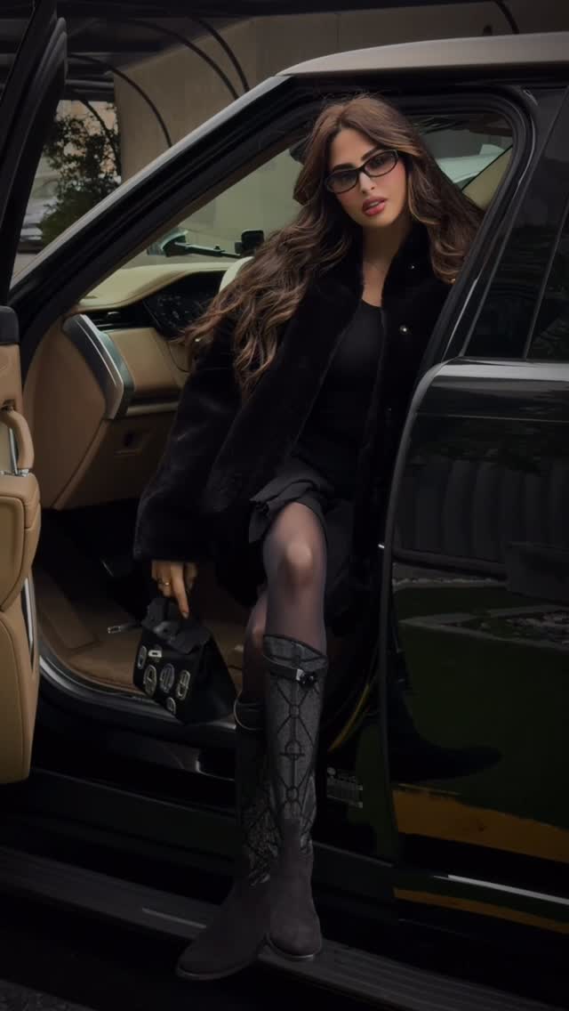 皮草面料 H型 翻领 中长袖 裘毛袖 燕尾服  - VALI鞋履AI设计主图